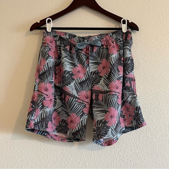 Grunt Style Men's Black Floral Board Shorts Swim Trunks Lined Size Small - Picture 2 of 10